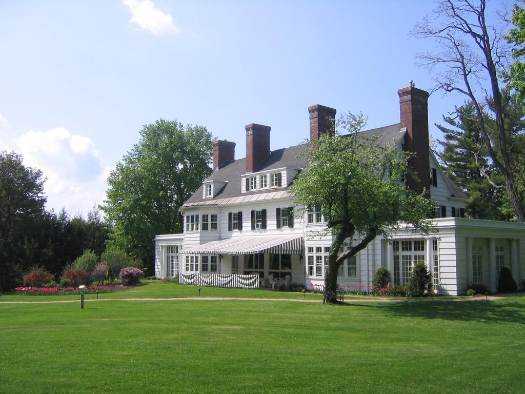 Four Chimneys Inn Bennington Exteriör bild