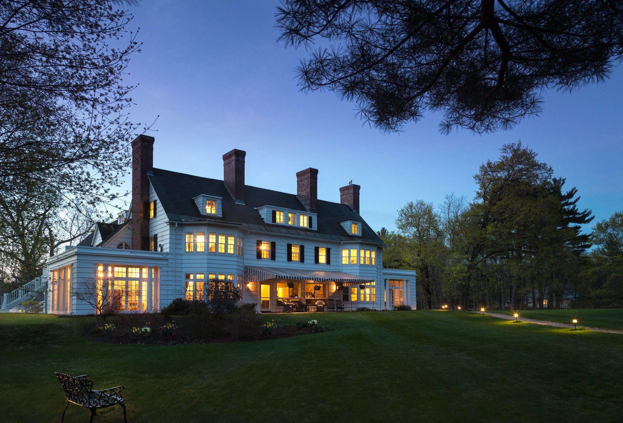 Four Chimneys Inn Bennington Exteriör bild